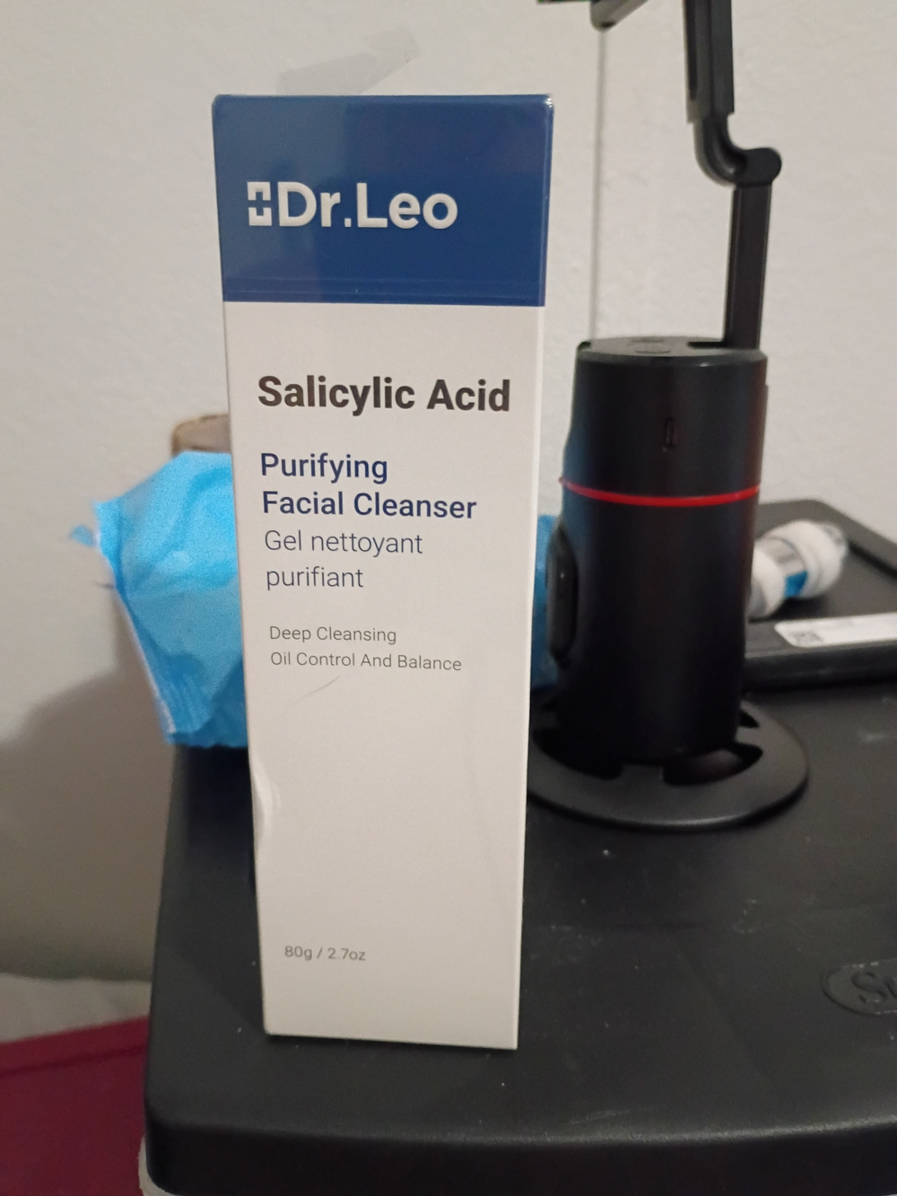 Salicylic Acid Purifying Facial Cleanser - White & Blue